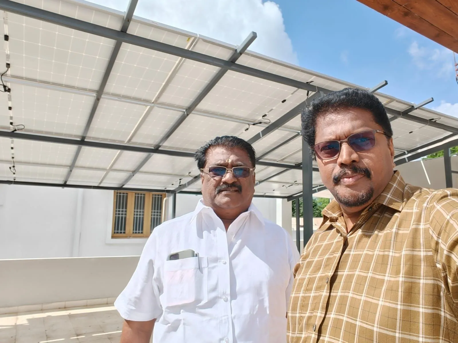 Solar Harvezt elevated-structure solar installation
