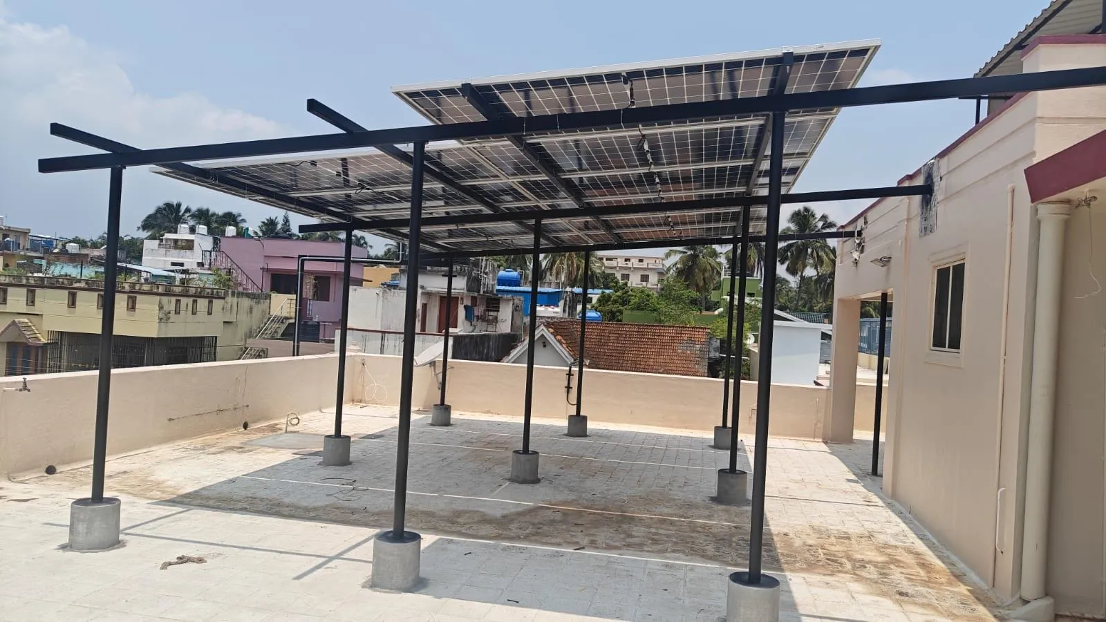 Solar Harvezt elevated-structure solar installation