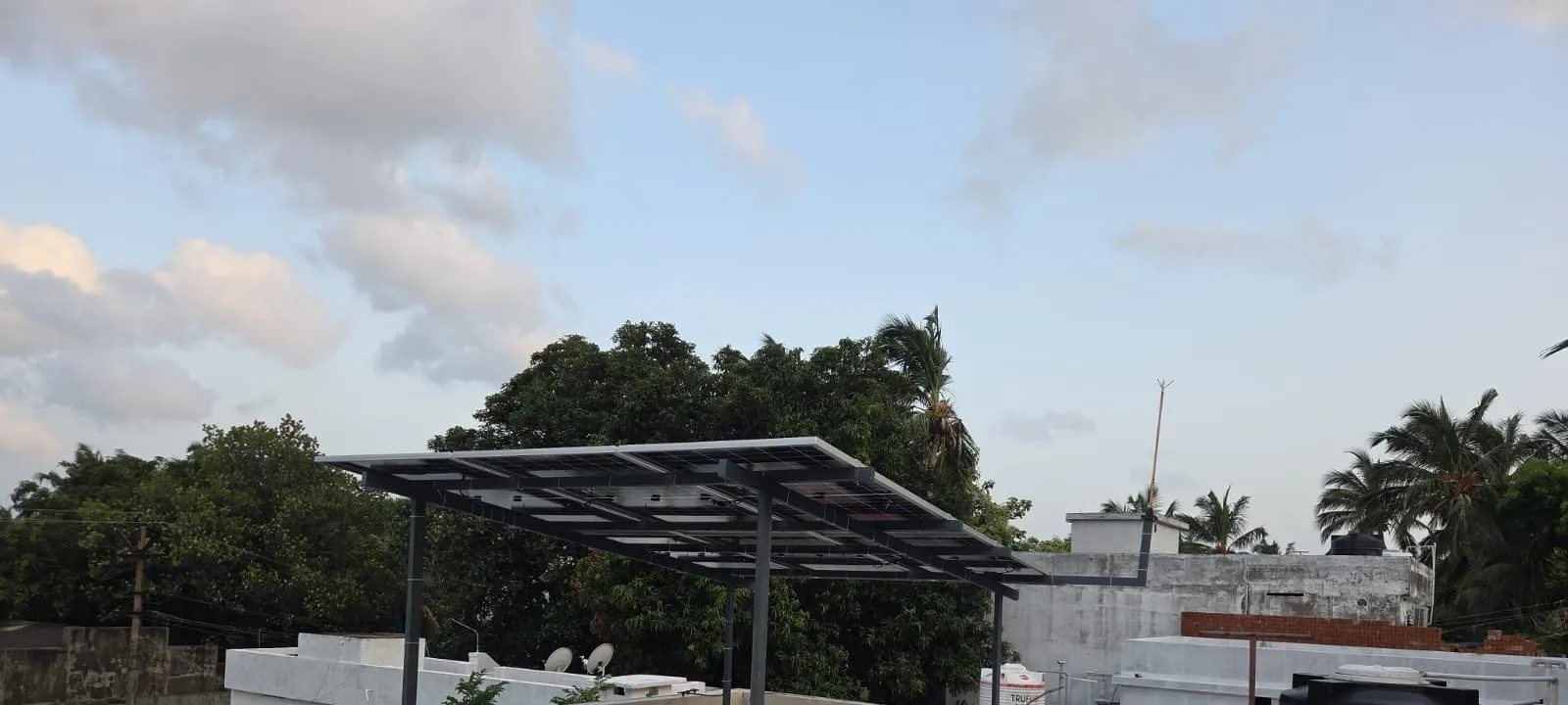 Solar Harvezt elevated-structure solar installation in Tovala